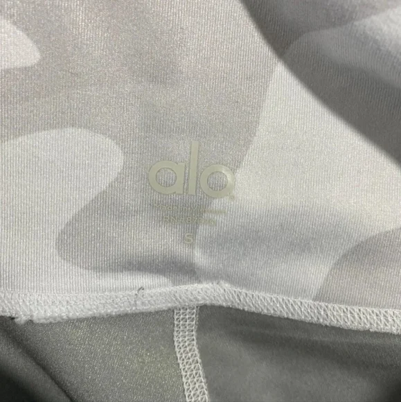 White Camo Alo Yoga Leggings - Picture 6 of 6